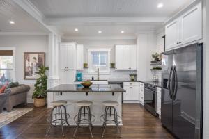 Køkken eller tekøkken på Bungalow in Downtown Dickson