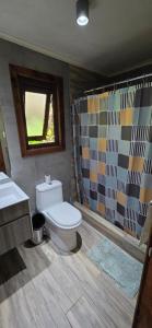 Koupelna v ubytování Casa campo en plena naturaleza 3 dormitorios y 2 baños