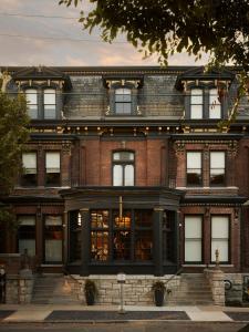 El edificio en el que está el hotel