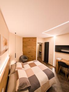 Postel nebo postele na pokoji v ubytování Lucalì Mountain Room