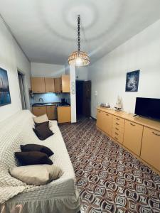 Μια τηλεόραση ή/και κέντρο ψυχαγωγίας στο Al-Mar