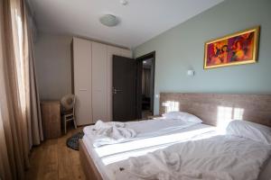 Φωτογραφία από το άλμπουμ του Hotel LaCasa Tsigov Chark σε Batak