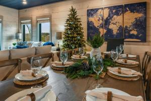 Гостиная зона в The Great Escape! Sleeps 26 - Sky Deck - Arcade - Golf - Waterpark