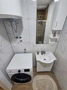 Ένα μπάνιο στο Apartman IVA