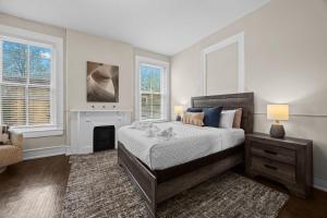 Кровать или кровати в номере Spacious 6BR Home Near Bourbon Trail & Attractions