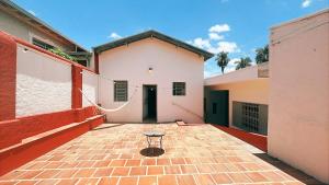 Tòa nhà nơi nhà nghỉ dưỡng tọa lạc