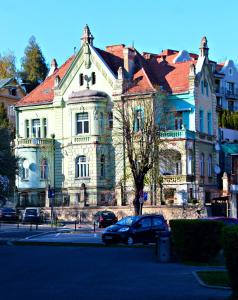 Tòa nhà nơi căn hộ tọa lạc