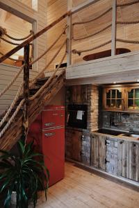 Φωτογραφία από το άλμπουμ του Ojcowska Stodoła - wooden cottage σε Wola Kalinowska