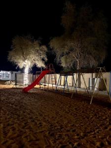 Sân chơi trẻ em tại Alawadhi Farm استراحة العوضي