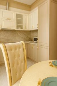 Nhà bếp/bếp nhỏ tại Nomaden-Amir-143 +6 ảnh