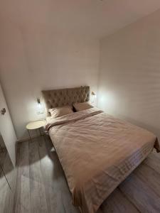 En eller flere senge i et værelse på Ava s home