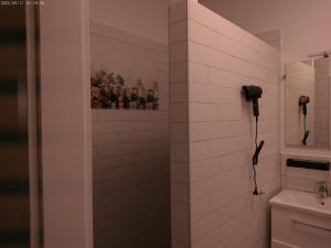 Ένα μπάνιο στο Neu gebaut - Modern - Apartments - Boardinghouse Weiße Taube +41 φωτογραφίες