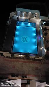 Πισίνα στο ή κοντά στο Hotel Krithick grand