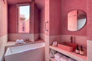 Koupelna v ubytování Laiva Hotel San Jose by Tasman + 190 fotografií