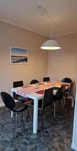 Φωτογραφία από το άλμπουμ του En apartment in central Finspång, 2 bathrooms σε Finspång