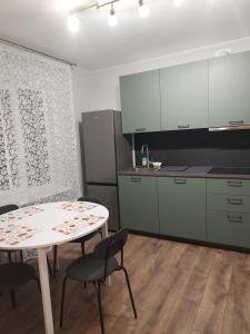 Η κουζίνα ή μικρή κουζίνα στο Goldi