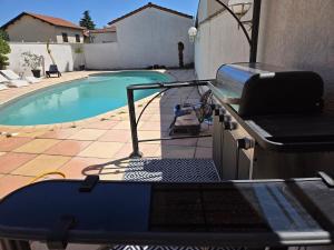 Grillfaciliteterne i villaen som gæsterne kan bruge