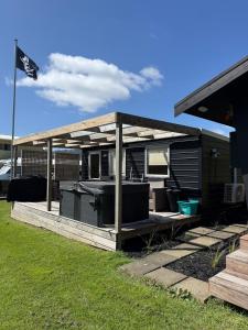 Φωτογραφία από το άλμπουμ του Black Sails Kuaotunu - across road from beach! σε Kuaotunu