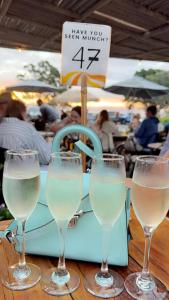 Thức uống tại Black Sails Kuaotunu - across road from beach!