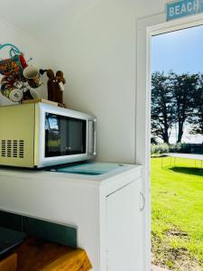 Ảnh trong thư viện ảnh của Black Sails Kuaotunu - across road from beach! ở Kuaotunu