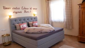 Postel nebo postele na pokoji v ubytování Chalet Panoramaview Garten Sauna Ski out