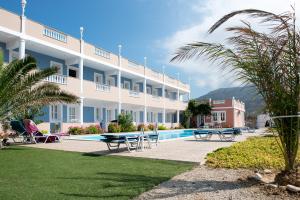 Bazén v ubytování Athena Pallas nebo v jeho okolí