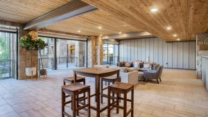 Гостиная зона в Kestrel by AvantStay Close to the Ski Slopes in this Majestic Home in Park City