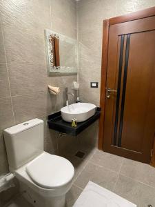 Ένα μπάνιο στο Jewel pyramids & Grand museum view