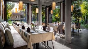 Un restaurant sau alt loc unde se poate mânca la Sala Lodges