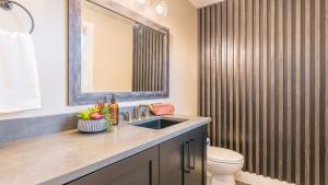 Ảnh trong thư viện ảnh của The Gem Estate by AvantStay Modern Farmhouse w Lavender Fields Hot Tub ở Sisters +47 ảnh