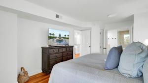 Кровать или кровати в номере 314 C Shipwatch by AvantStay OCEANFRONT WITH OCEAN VIEW +25 фотографий