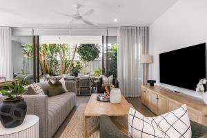 Телевизор и/или развлекательный центр в Aurelia Byron