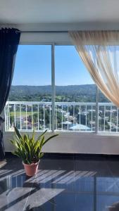 Μπαλκόνι ή βεράντα στο Villa Maryluz +3 φωτογραφίες