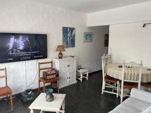 Η κουζίνα ή μικρή κουζίνα στο Edificio MICHELANGELO PENINSULA PUNTA DEL ESTE +11 φωτογραφίες