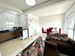 Nhà bếp/bếp nhỏ tại Apartamento completo com AR Condicionado em Viamao +5 ảnh