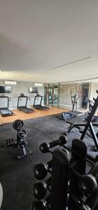 Fitness centrum a/nebo fitness zařízení v ubytování Vista para o Mar
