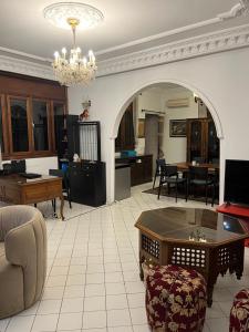 Μια τηλεόραση ή/και κέντρο ψυχαγωγίας στο Azure Sky Villa +27 φωτογραφίες