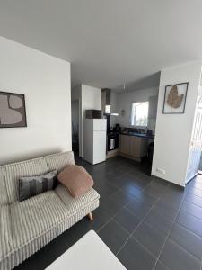 Кухня или мини-кухня в Maison Élodie
