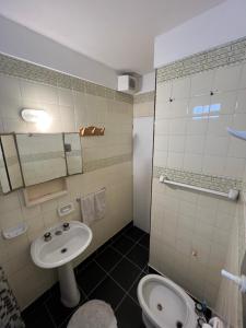 Phòng tắm tại Depto 1 ambiente frente al mar y céntrico