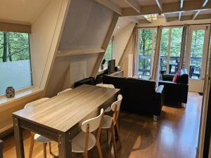 Χώρος καθιστικού στο Serene Vacation Chalet in Durbuy