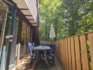 Φωτογραφία από το άλμπουμ του Renovated Ardennes Chalet with Patio σε Septon