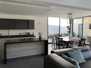 Η κουζίνα ή μικρή κουζίνα στο Casa Begonias Hotel mas Villas