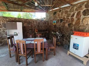 Η κουζίνα ή μικρή κουζίνα στο Hostal Ayllu +32 φωτογραφίες