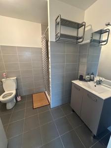 Ванная комната в Maison fleur +8 фотографий