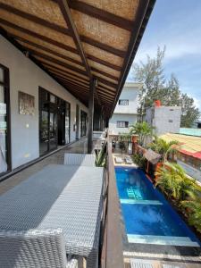 Πισίνα στο ή κοντά στο Tropica Gili Hotel - Gym & Recovery Spa