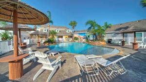 Bazén v ubytování 16 Palms by AvantStay Luxury Getaway Backyard Oasis Pool Playscape Access nebo v jeho okolí