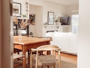 Гостиная зона в White Sands Beach House