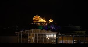 Fotografie z fotogalerie ubytování Shangri La Horizon View Hotel Dukezong Ancient City Branch located near the prayer wheel of the Great Buddha Temple, offers free high-speed train plane pick-up upon check-in v destinaci Šangri-La + 62 fotografií