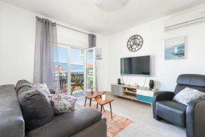 Χώρος καθιστικού στο Apartments by the sea Slatine, Ciovo - 24266