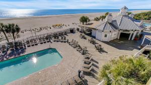 Бассейн в 131 Grand Pavilion by AvantStay Oceanfront On The Boardwalk или поблизости